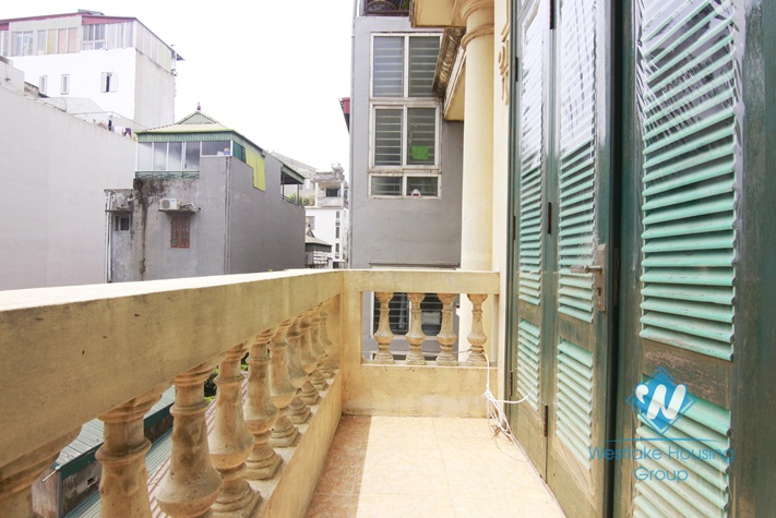 Studio for rent in Xuan Dieu street, Tay Ho district, Hanoi